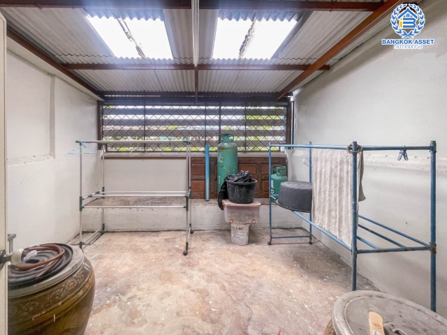 *****ทาวน์เฮ้าส์มือสองย่านนนทบุรี ม.บัวทอง3 กาญจนาภิเษก บนเนื้อที่ 18 ตร.ว. ฟังก์ชัน 2 ห้องนอน 1 ห้องน้ำ 1 ที่จอดรถ แถมฟรี! 2 เครื่องปรับอากาศ ในราคาล้านกว่าๆ เดินทางสะดวก ใกล้เซ็นทรัลเวสต์เกต และรถไฟฟ้าสายสีม่วง "สถานีคลองบางไผ่" จองด่วน!